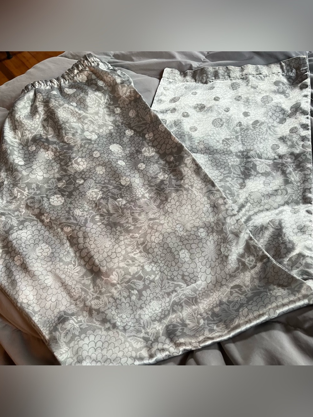Old Navy Silver Satin Pajama Pants